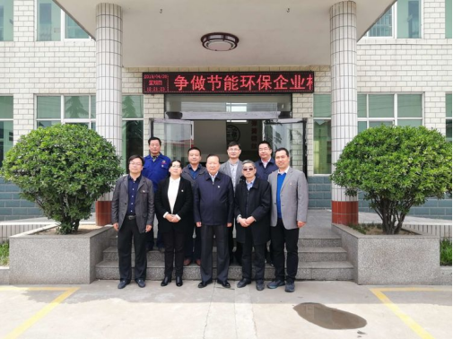 4月28日鄭州市慈善總會會長姚待獻同志(原鄭州市委常委、組織部部長)一行蒞臨我公司對非公黨建工作檢查