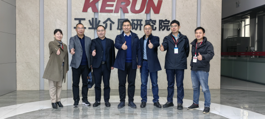 【研新品 拓市場 當(dāng)先鋒】          ——聚焦主業(yè)精準(zhǔn)發(fā)力，探尋高質(zhì)發(fā)展新亮點